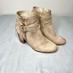 Apt. 9 Bootie, size 8.5